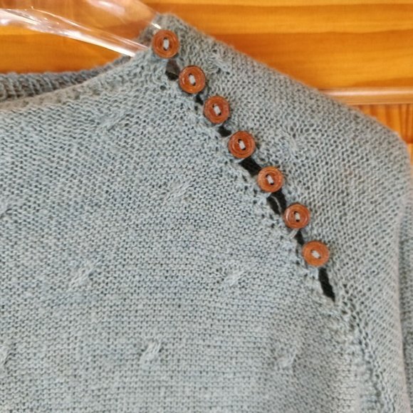 Handmade Knit Sweater Gray Textured Side Buttons - Picture 7 of 10